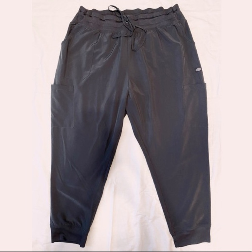 Womens 3XL PETITE jogger scrubs